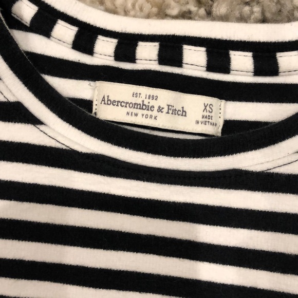 Cropped striped quarter sleeve shirt - Picture 3 of 4